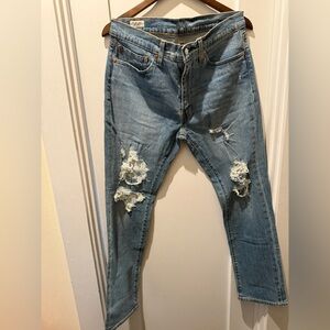 Men's Levi’s Distressed Blue Jeans